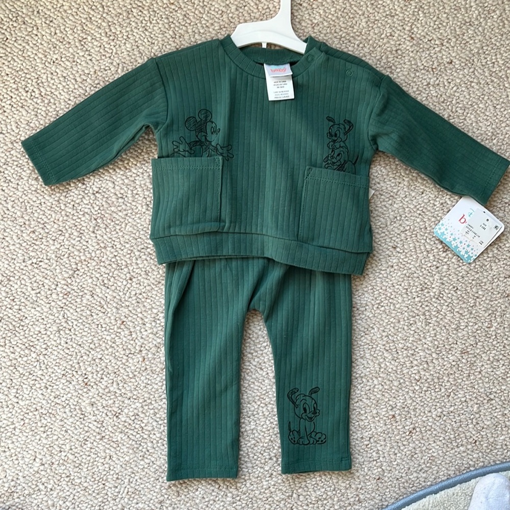 Disney baby matching set. Green 3-6 months